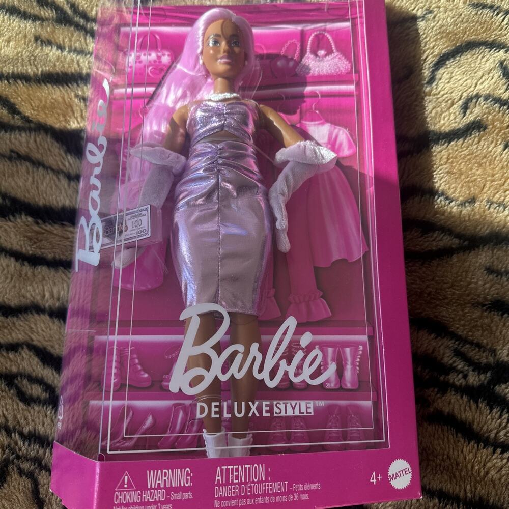 Barbie Deluxe Style Doll Pink Outfit Pink Hair Accessories Mattel New In Box